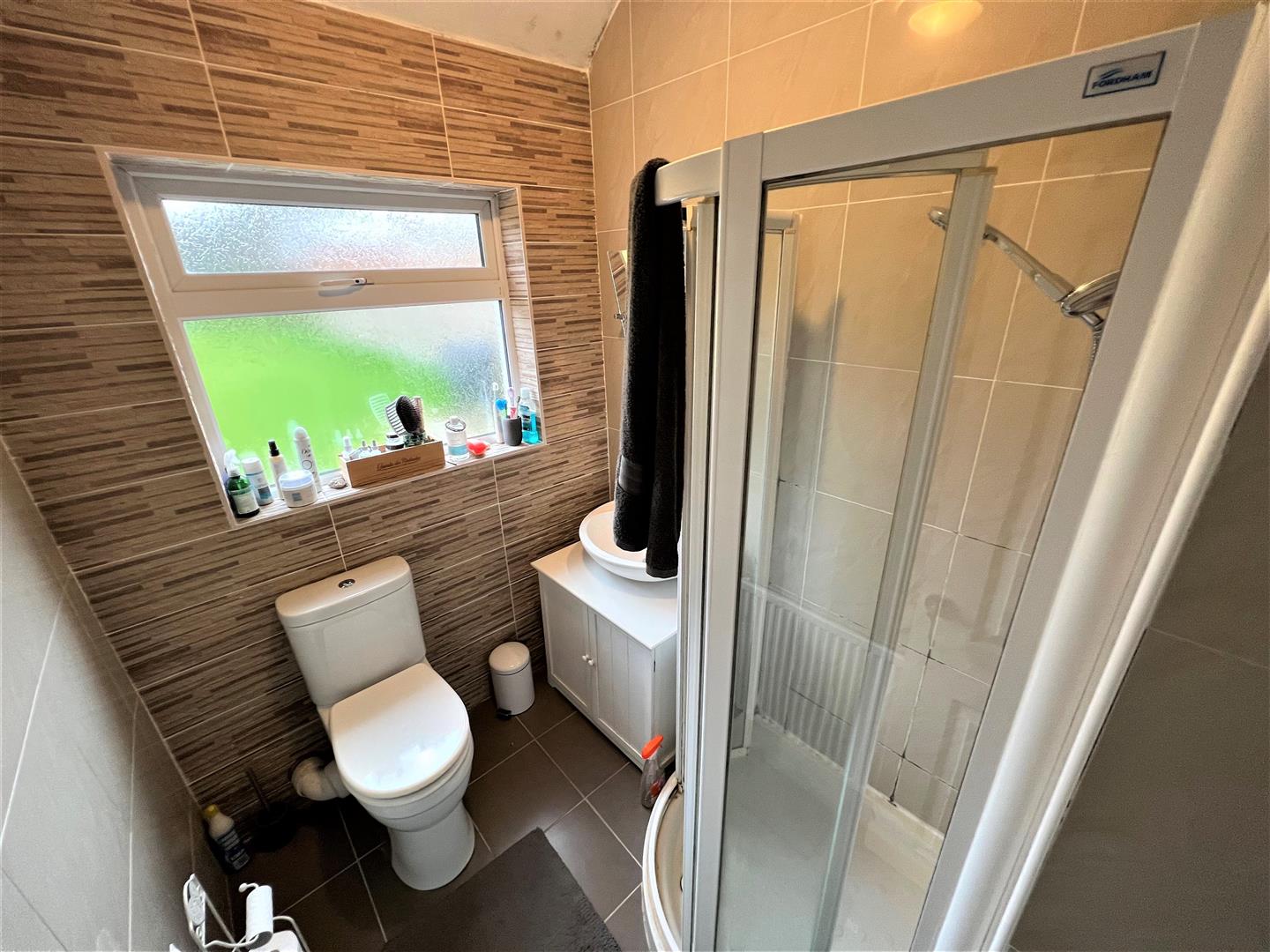 Shower Room.jpg
